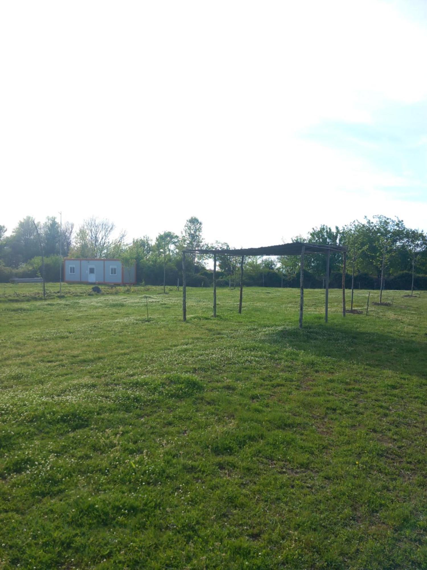 Camping Gjelaj Hotel Baks-Rrjoll Kültér fotó