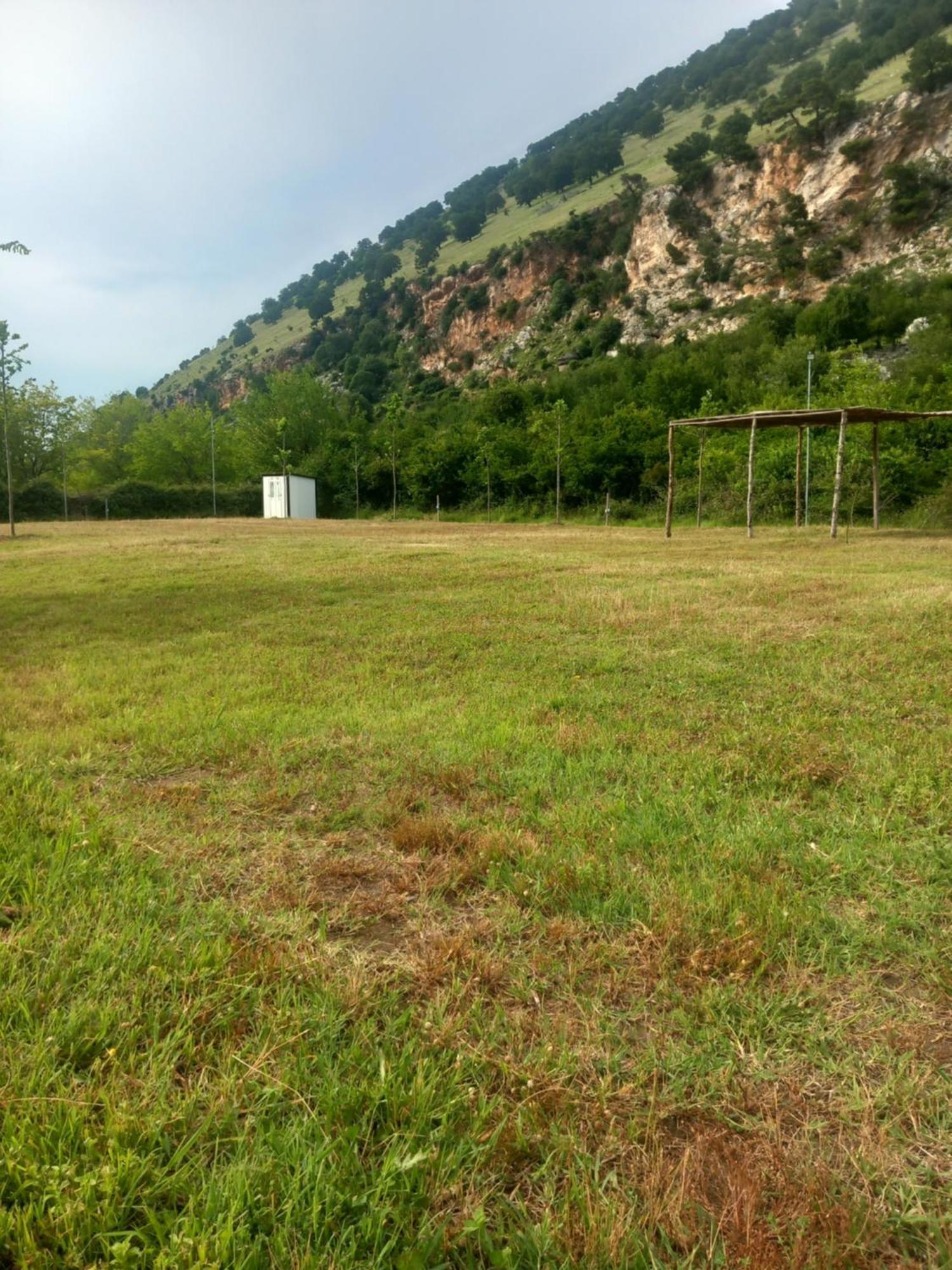 Camping Gjelaj Hotel Baks-Rrjoll Kültér fotó